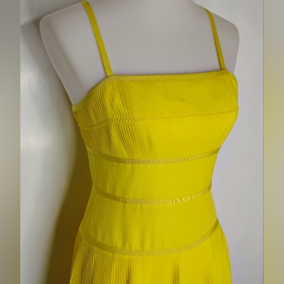 BRIGHT LIGHT YELLOW RETRO DRESS - Picture 5 of 7